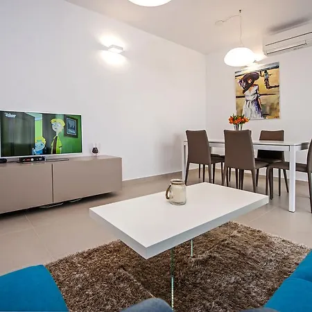 Sunset Luxury Apartment